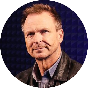 Headshot photo of Phil Keoghan