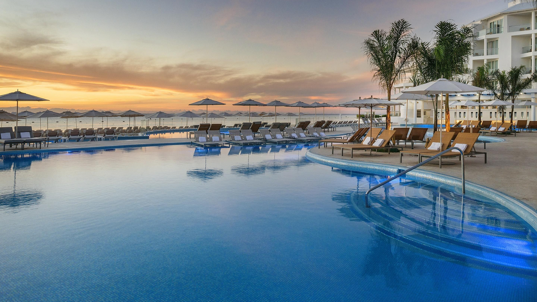 Photography of the outdoor pool in the Playacar Palace.