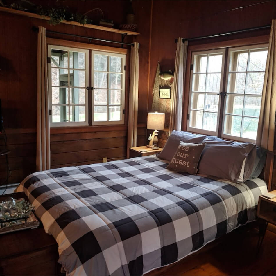 A bedroom in a cabin